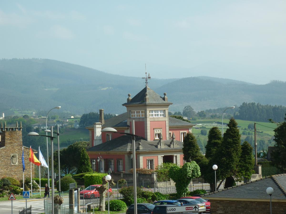 Hotel Villa De Ribadeo Esterno foto